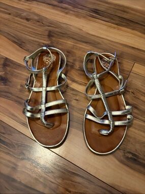 Vince Camuto Metallic Gold Strappy T-Tab Women's Sandals Size 8.5